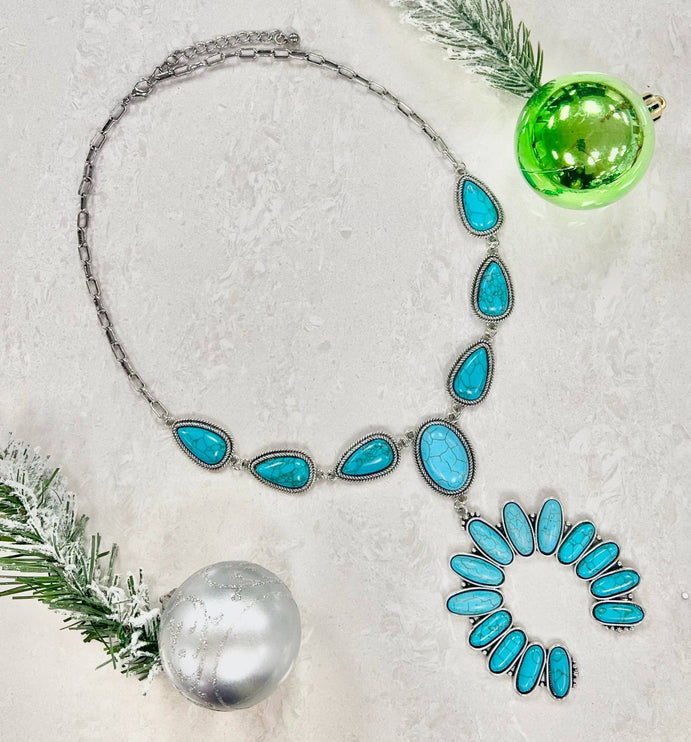 All The Right Things Squash Blossom Necklace - One Size / Silver