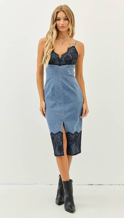 WESTERN WASHED DENIM FITTED DRESS WITH FRONT SLIT AND LACE