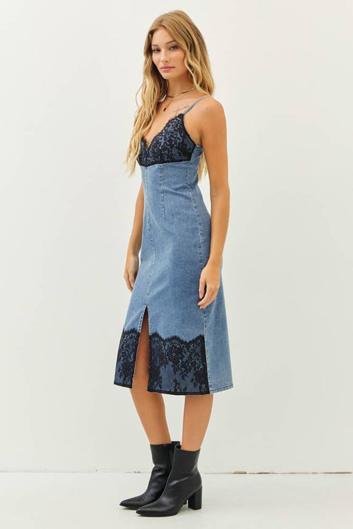 WESTERN WASHED DENIM FITTED DRESS WITH FRONT SLIT AND LACE