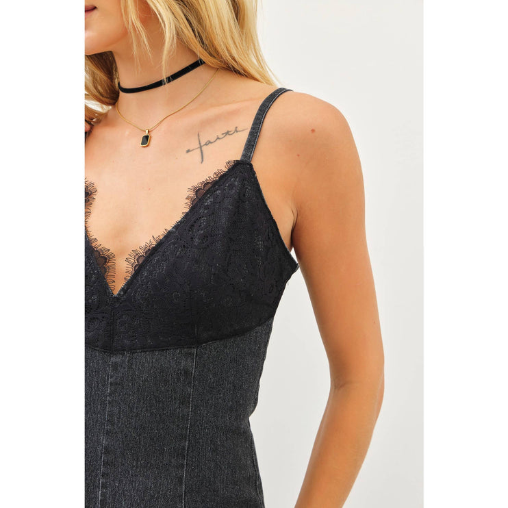 WESTERN WASHED DENIM FITTED DRESS WITH FRONT SLIT AND LACE