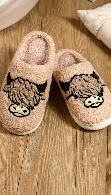 Highland Cow Plush Slippers